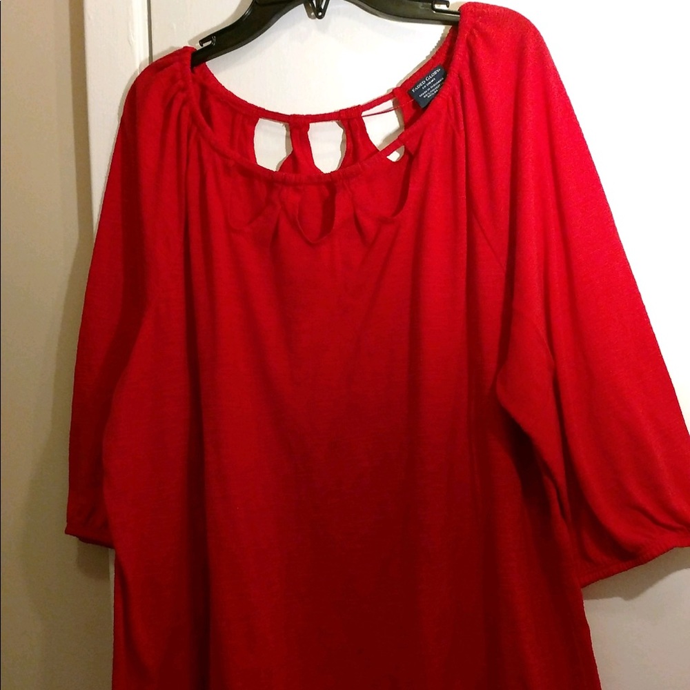 Plus size Red shirt 1x (16W)